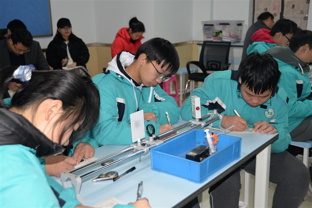 DSC_7832.JPG DSC_7832.JPG