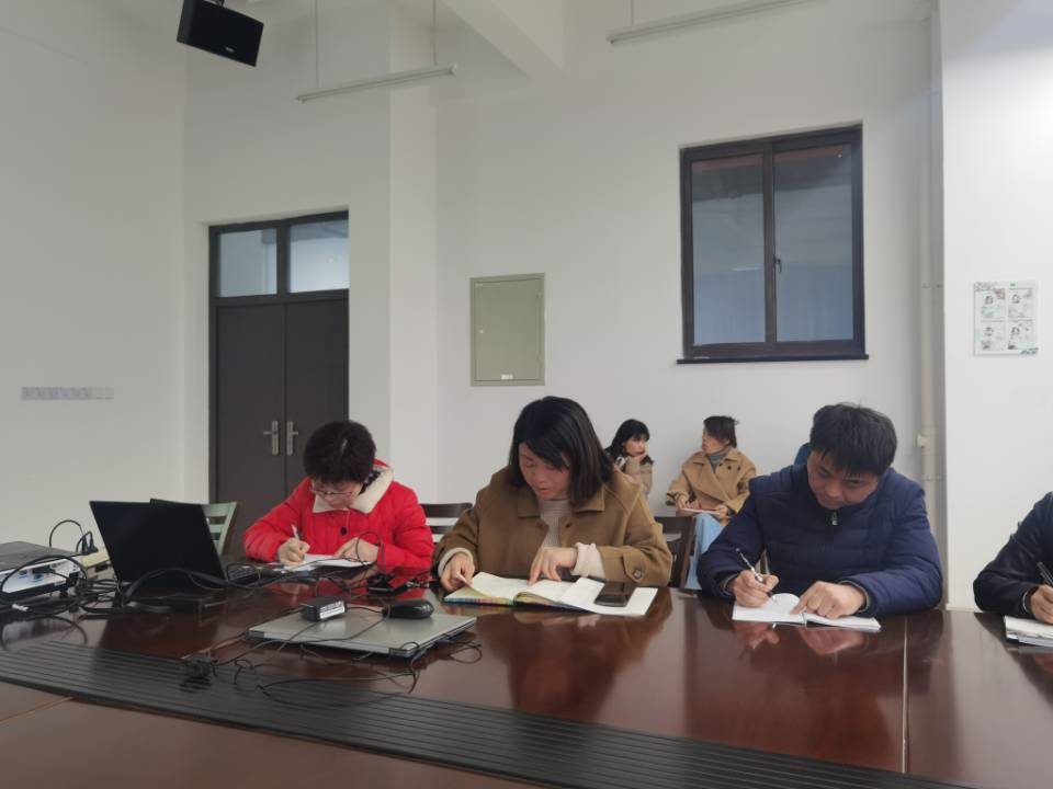 A9F5D92D7519D1D3B067674226AE9933.jpg A9F5D92D7519D1D3B067674226AE9933.jpg