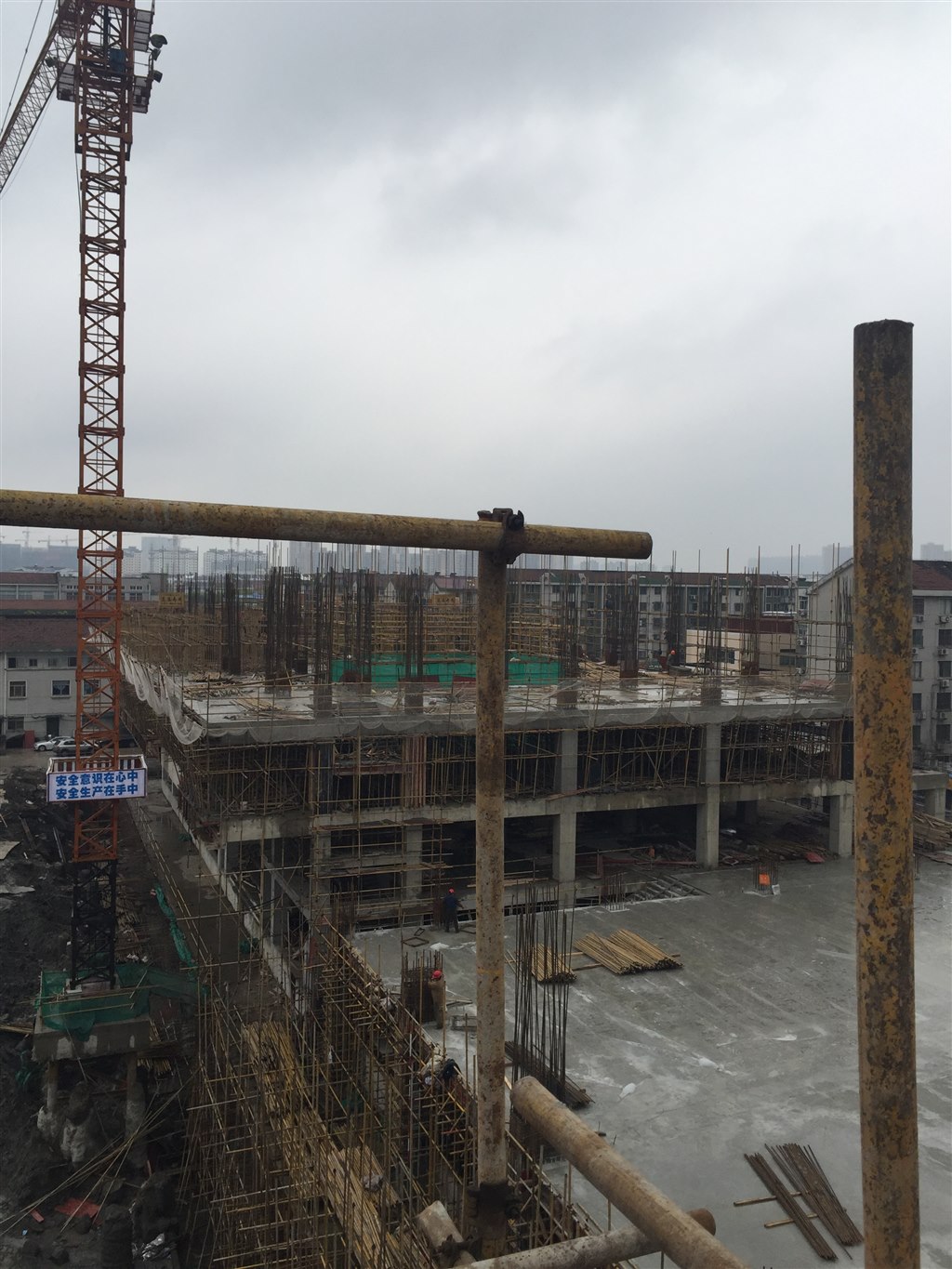 1号楼主体2区五层结平排架搭设模板安装.JPG